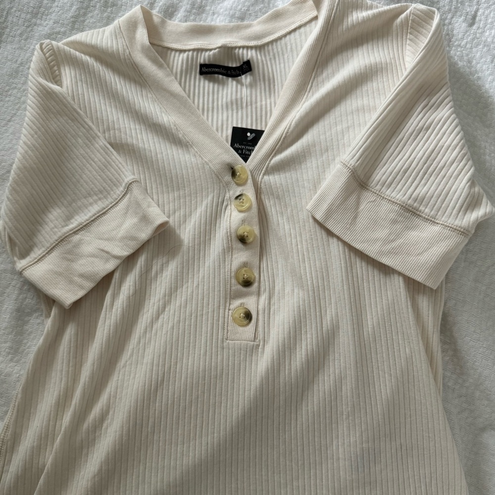 Abercrombie Tee Size XL